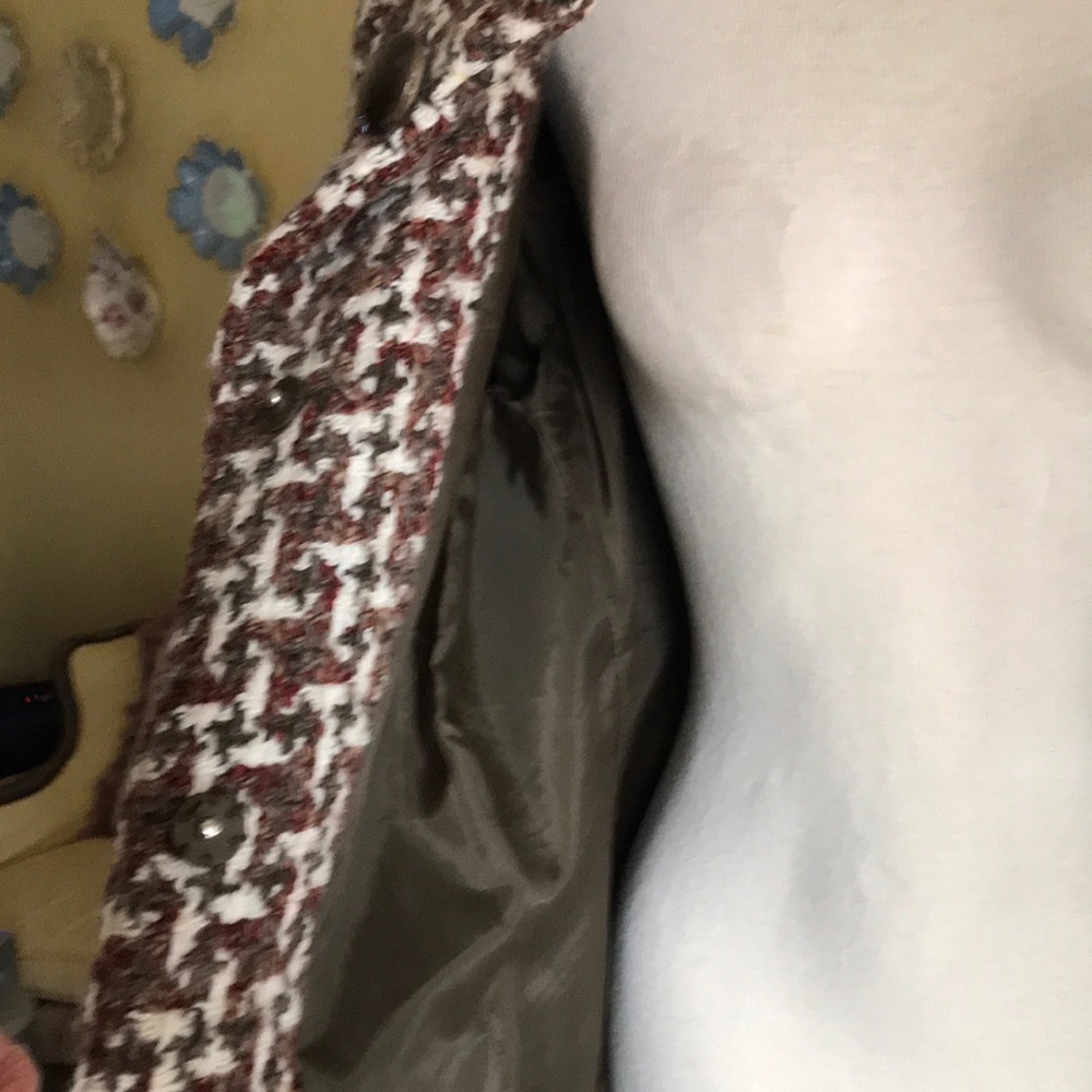 Coat. - Picture 7 of 8